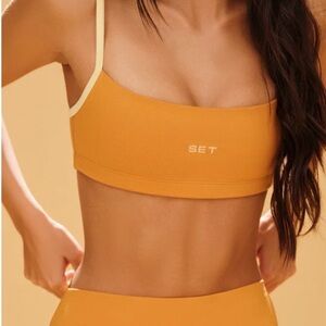 ISO !! Set active orange soda 90s sports bra
